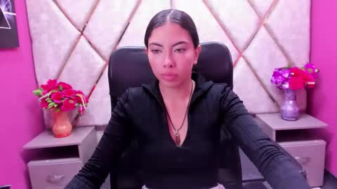 Alana hot online show from December 14, 2025, 5:02 am