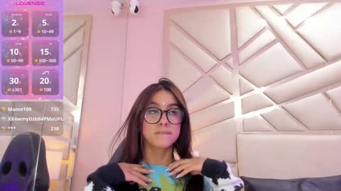 Snapshot of alanajones1 chatting on December 23, 2024, 6:05 pm alana online show from December 23, 2024, 6:05 pm