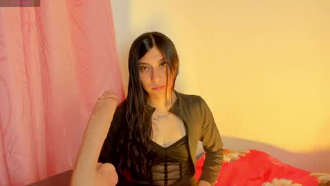 ALANA Please follow me  online show from May 14, 2026, 4:19 am