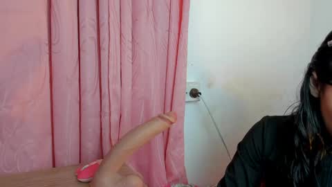 ALANA Please follow me  online show from May 28, 2026, 2:53 am
