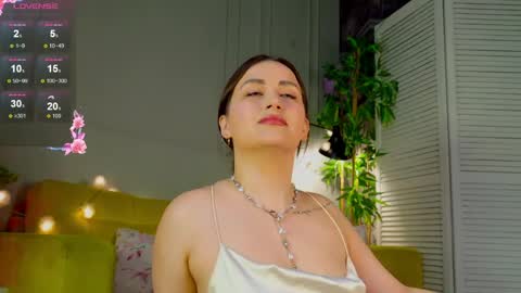 Snapshot of alanameyer chatting on May 7, 2026, 6:41 am Alana online show from May 7, 2026, 6:41 am