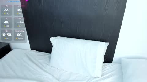 alanblack1 online show from March 12, 2025, 6:11 pm