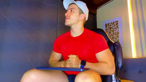 Snapshot of alanferrer chatting on June 16, 2026, 10:07 am Alan Ferrer online show from June 16, 2026, 10:07 am