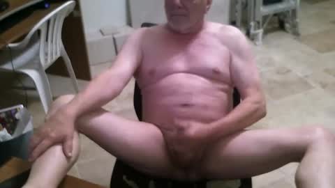 Alanlee10allen online show from April 30, 2026, 6:42 am