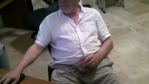Snapshot of alanlee10allen chatting on July 25, 2026, 2:14 pm Alanlee10allen online show from July 25, 2026, 2:14 pm
