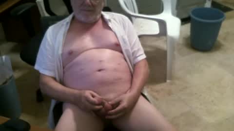 Snapshot of alanlee10allen chatting on July 26, 2026, 7:32 pm Alanlee10allen online show from July 26, 2026, 7:32 pm