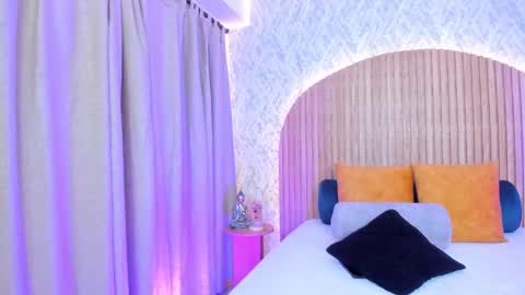 Alanna  online show from February 19, 2025, 4:55 am