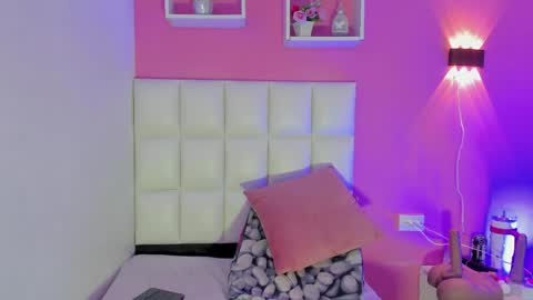 Ana online show from April 30, 2026, 8:57 pm