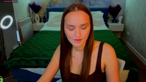 alanna_warner online show from April 26, 2026, 9:18 am