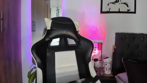 alannaughty_ online show from January 10, 2026, 1:07 am