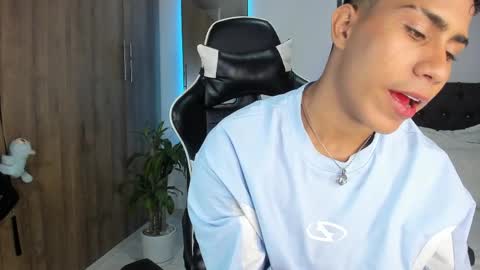 Snapshot of alannaughty_ chatting on May 11, 2026, 10:29 pm alannaughty_ online show from May 11, 2026, 10:29 pm