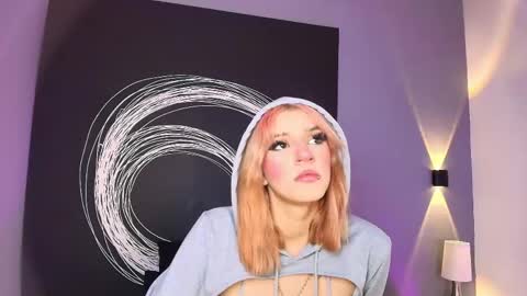Snapshot of alannaviera chatting on May 11, 2026, 2:45 pm Alanna online show from May 11, 2026, 2:45 pm