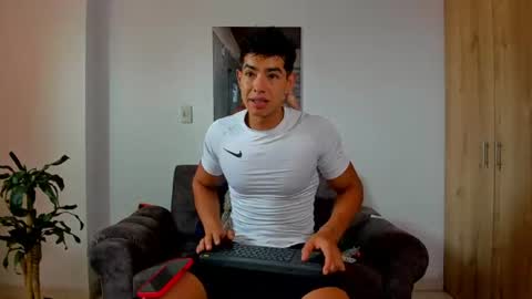 Snapshot of alansex66 chatting on July 1, 2026, 4:40 pm Alan online show from July 1, 2026, 4:40 pm