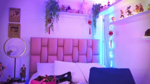 albaandthayron online show from December 3, 2025, 12:14 pm