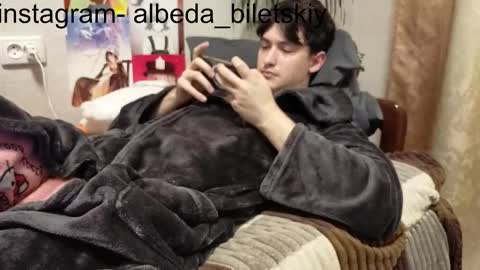 Snapshot of albeda22 chatting on October 16, 2025, 12:33 am Albedo online show from October 16, 2025, 12:33 am