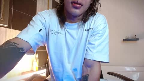 Snapshot of albertbernal69 chatting on December 19, 2025, 2:40 am Albert online show from December 19, 2025, 2:40 am