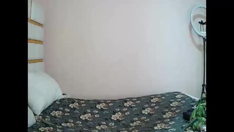 albertine1504 online show from February 3, 2026, 12:21 pm