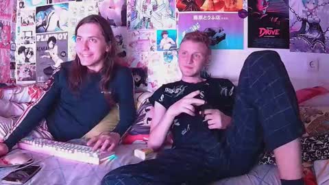 Snapshot of albertpainhate chatting on October 19, 2025, 8:20 pm Albert You can ------------ support me at online show from October 19, 2025, 8:20 pm