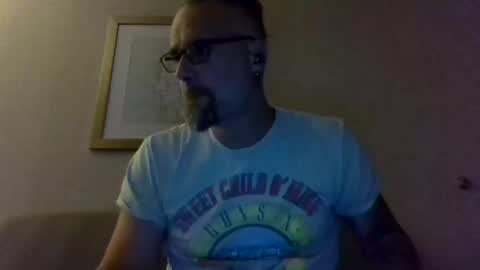 Snapshot of alcura_x chatting on October 28, 2025, 11:07 pm Alex online show from October 28, 2025, 11:07 pm