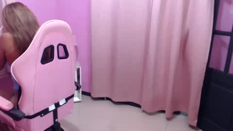 Snapshot of aldana_stone chatting on November 15, 2025, 9:00 pm aldana_stone online show from November 15, 2025, 9:00 pm