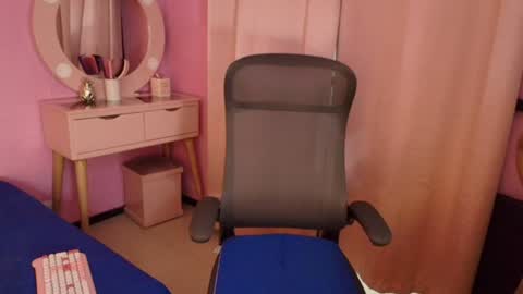 aldana_stone online show from June 21, 2026, 9:50 pm