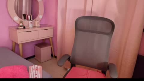 aldana_stone online show from June 25, 2026, 2:00 am