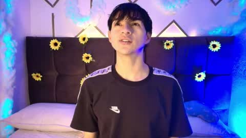 ale_aurarashi online show from April 27, 2026, 12:25 pm