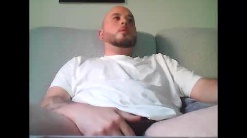 Snapshot of aleeexxxx4u chatting on October 20, 2025, 7:53 am aleeexxxx4u online show from October 20, 2025, 7:53 am