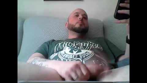 Snapshot of aleeexxxx4u chatting on April 17, 2026, 2:09 pm aleeexxxx4u online show from April 17, 2026, 2:09 pm
