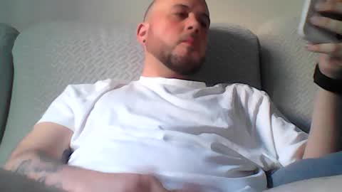 Snapshot of aleeexxxx4u chatting on June 16, 2026, 8:39 am aleeexxxx4u online show from June 16, 2026, 8:39 am