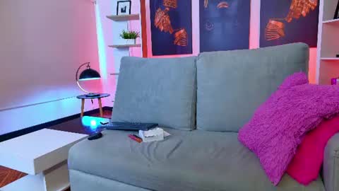 Snapshot of aleesha_cameron02 chatting on July 27, 2026, 7:43 pm Ale online show from July 27, 2026, 7:43 pm