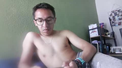 aleexrune online show from April 18, 2026, 7:29 pm