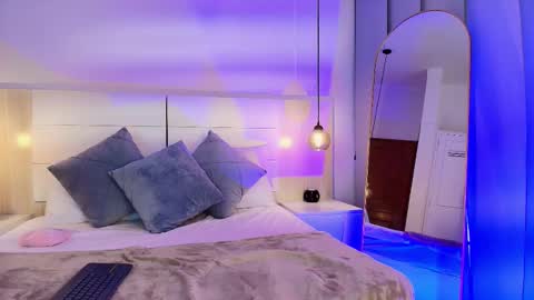 Snapshot of alehia_cute chatting on November 6, 2025, 1:17 am Alehia Cute online show from November 6, 2025, 1:17 am