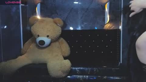 Snapshot of aleja05_b chatting on November 24, 2025, 8:30 pm aleja online show from November 24, 2025, 8:30 pm