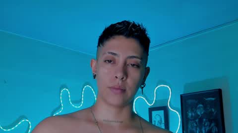 Alejandra online show from April 29, 2026, 8:37 pm