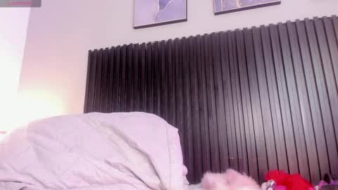 aleja__slav3 online show from February 22, 2025, 9:23 am