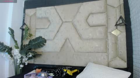 aleja__slav3 online show from May 6, 2026, 8:14 pm