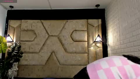 aleja__slav3 online show from May 28, 2026, 9:23 pm