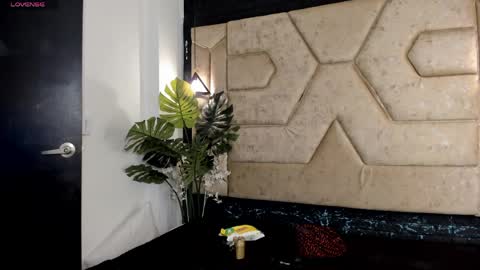 aleja__slav3 online show from May 29, 2026, 9:46 pm