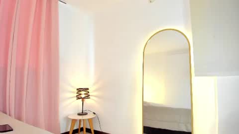 Snapshot of aleja_arango chatting on July 3, 2026, 5:19 pm Alejandra Arango online show from July 3, 2026, 5:19 pm