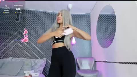 Snapshot of aleja_bloom chatting on May 31, 2026, 12:12 pm aleja_bloom online show from May 31, 2026, 12:12 pm