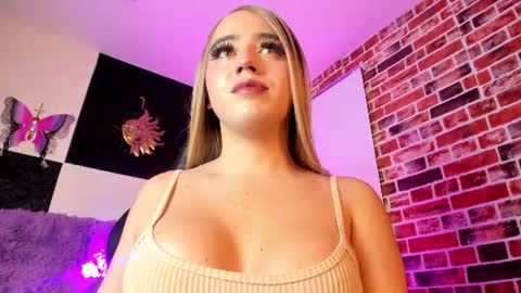 Snapshot of aleja_hill chatting on June 18, 2026, 10:47 pm Aleja Hill online show from June 18, 2026, 10:47 pm