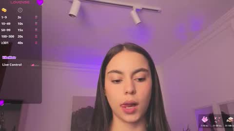 Alejandra online show from March 26, 2026, 11:27 am