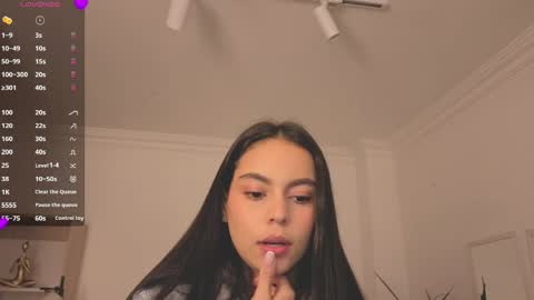 Alejandra online show from May 7, 2026, 11:15 am