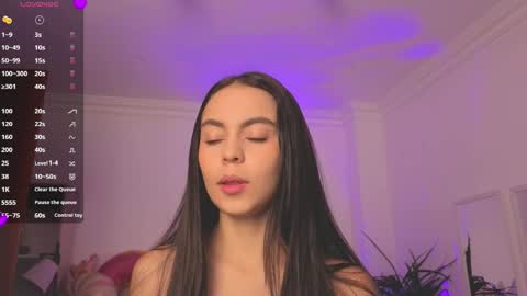 Alejandra online show from May 12, 2026, 11:18 am