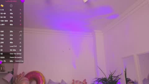 Alejandra online show from May 13, 2026, 11:40 am