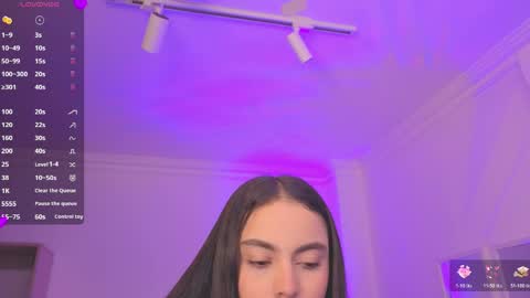 Alejandra online show from May 25, 2026, 11:27 am