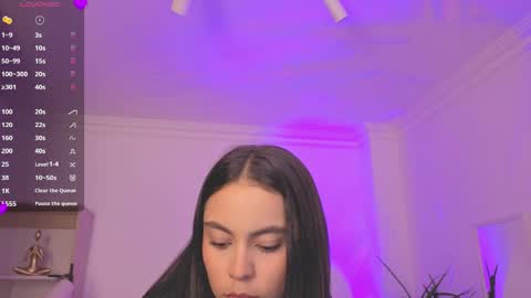 Alejandra online show from May 29, 2026, 11:30 am