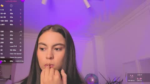 Alejandra online show from June 8, 2026, 11:10 am