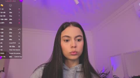 Alejandra online show from June 10, 2026, 11:31 am
